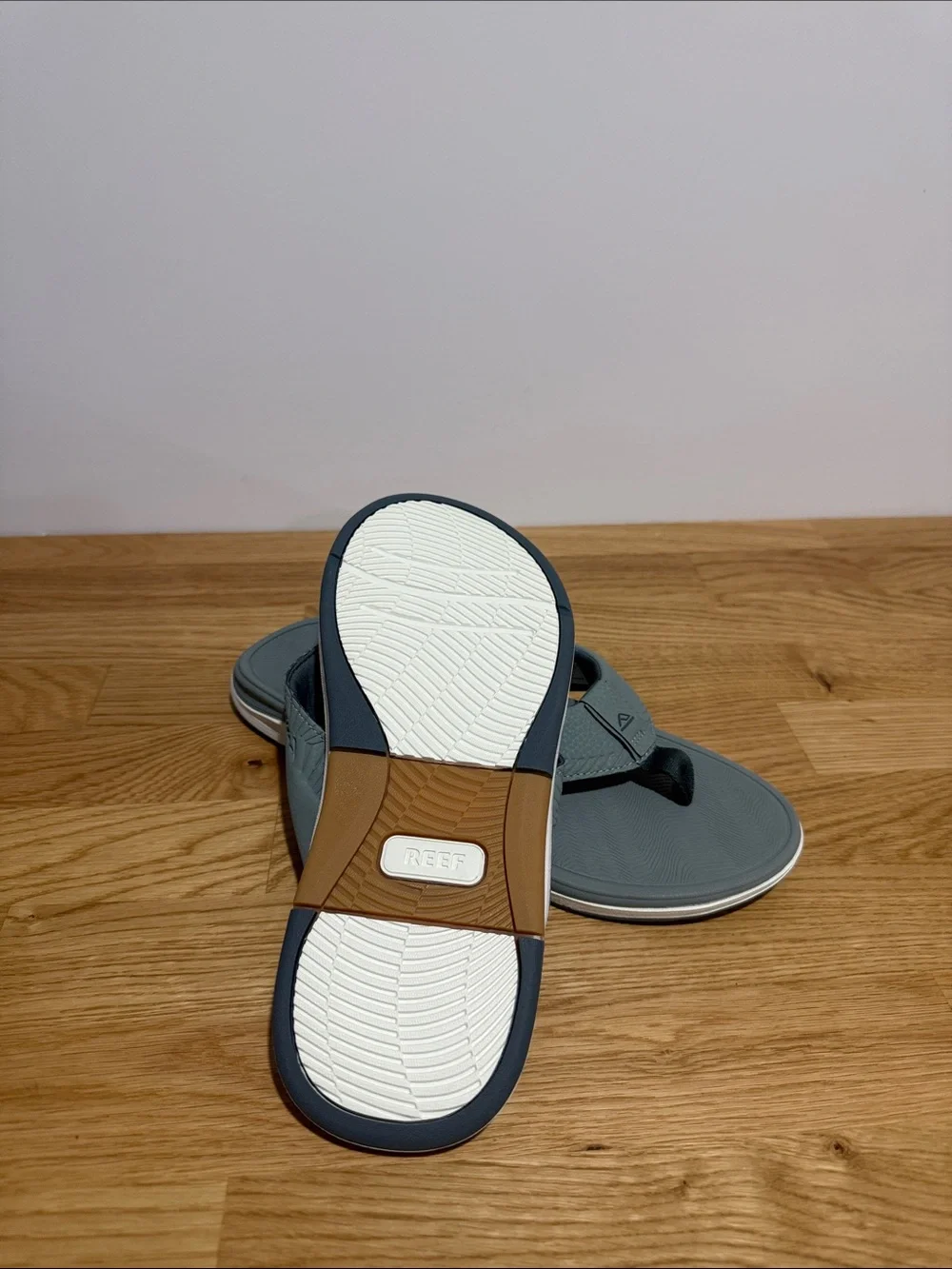 Brand new Reef Offshore Men's size 9 Flip Flops